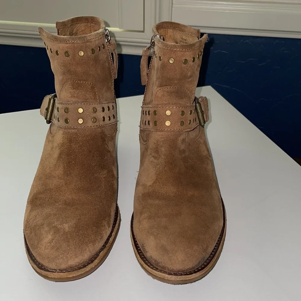 Sofft Cognac Suede Leather Ankle Booties Sz. 8 - Picture 3 of 10